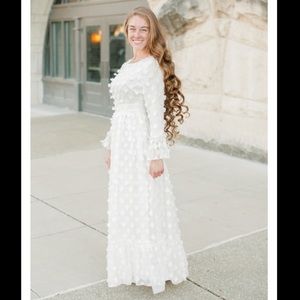 Dainty jewells maxi dress “petals in the wind”